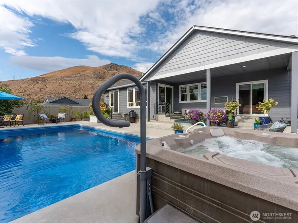 1767 Brambling Brae Lane, Wenatchee, WA 98801