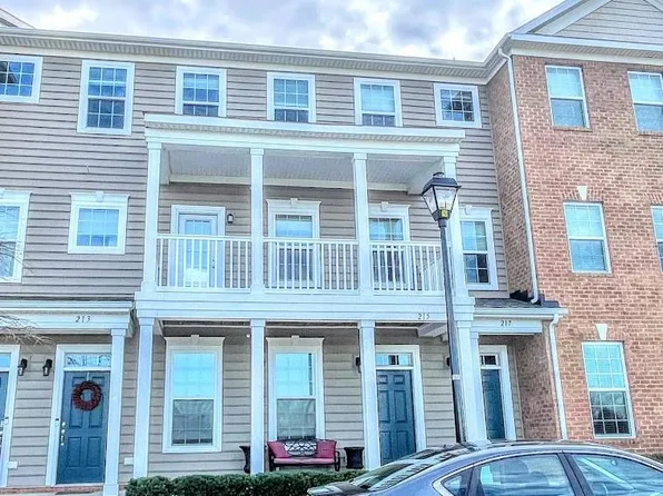 215 Waterside Dr, Hampton, VA 23666