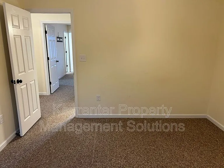 107 Oakstone Run — Photo 32
