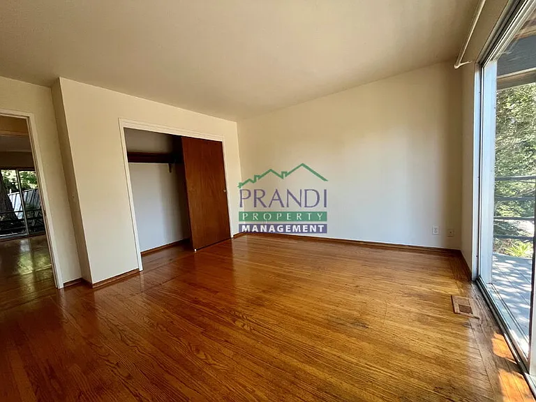 20 Graceland Dr — Photo 13