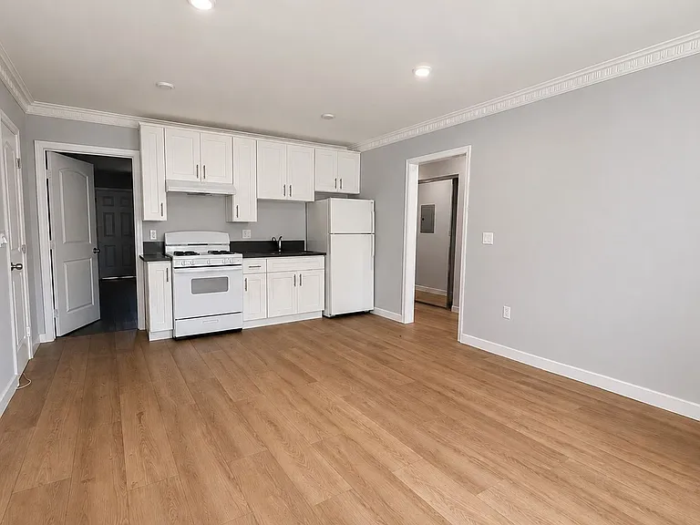 6222 S West Blvd — Photo 8