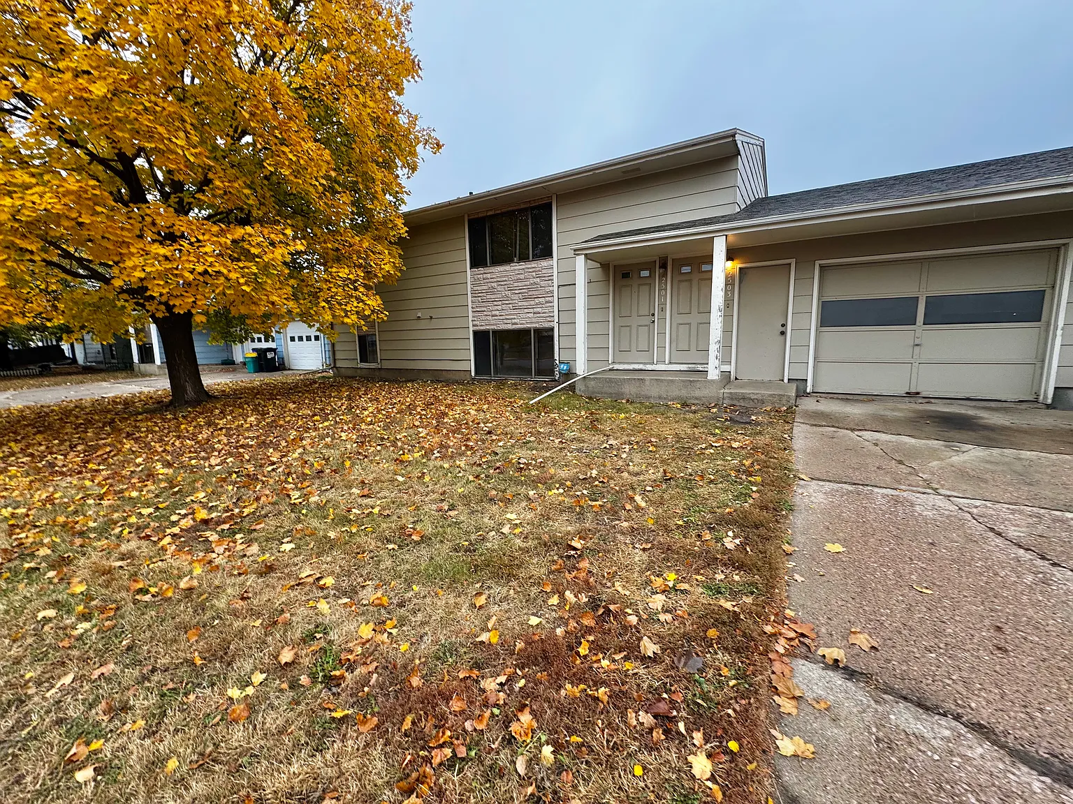 2 bed, 1040 sqft, $995 — Photo 1