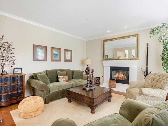 3rd image of 4125 Harbour Island Ln
