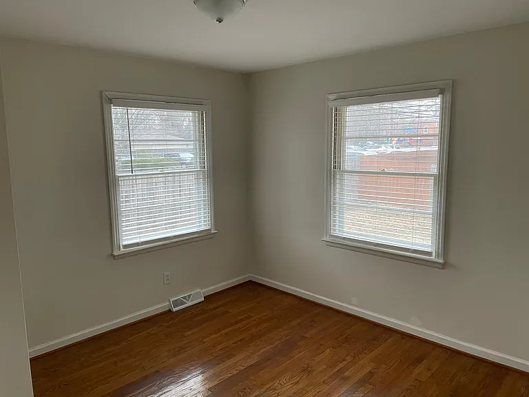 463 S 8th St — Photo 5