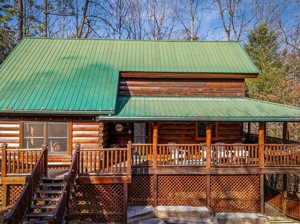 2955 Raven Fork Cir, Sevierville, TN 37876