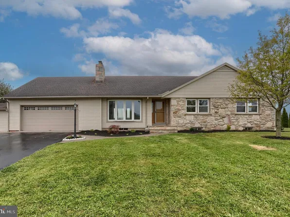 231 W Main St, Fredericksburg, PA 17026