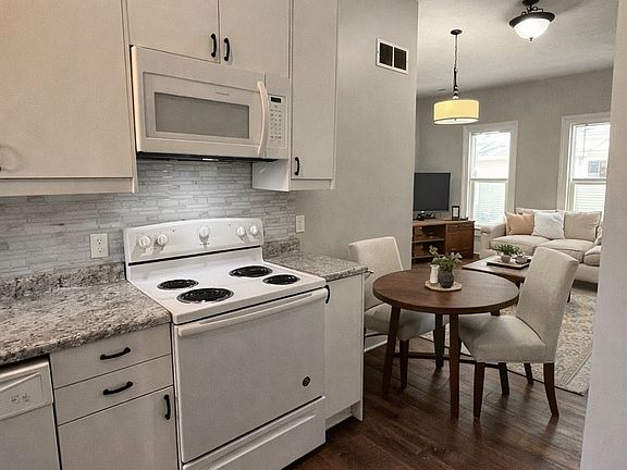 5th image of 607 S Lafayette St #2