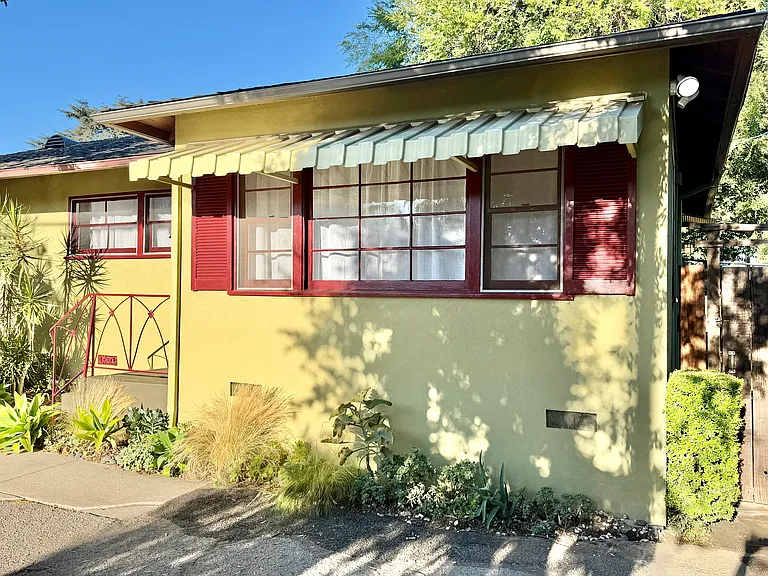 Laverna Ave — Photo 29
