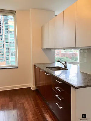 Rented by R New York | media 36