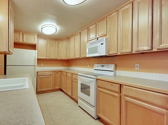 3rd image of 8809 188th Ave E