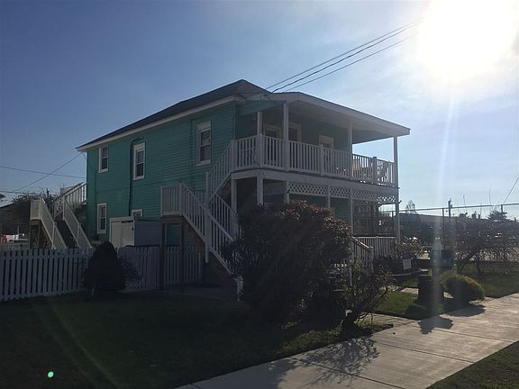 3rd image of 1421 Bay Ave #23