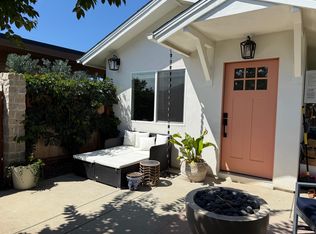 1127 Aloha Dr, Encinitas, CA 92024