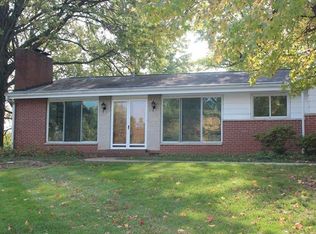 9446 Oakwood Manor Ln, Saint Louis, MO