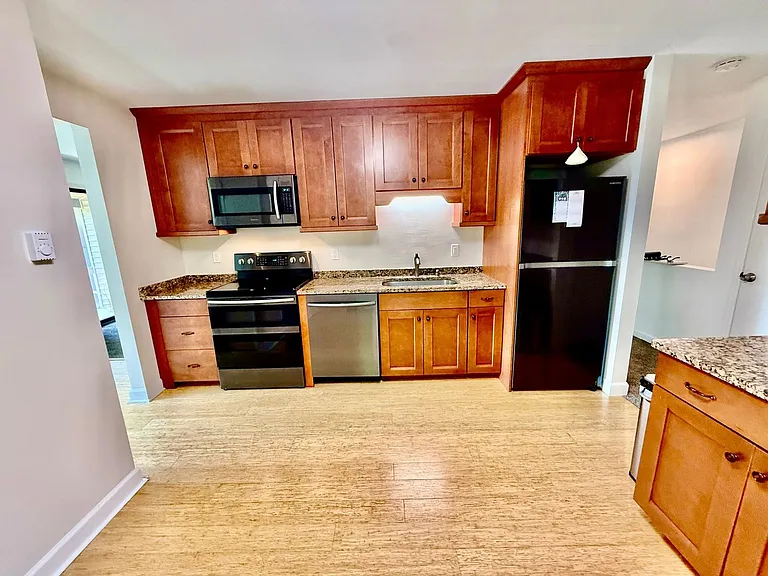 205 Village Dr — Photo 7