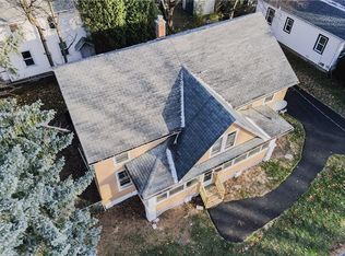 44 Broderick Dr, Rochester, NY 14622