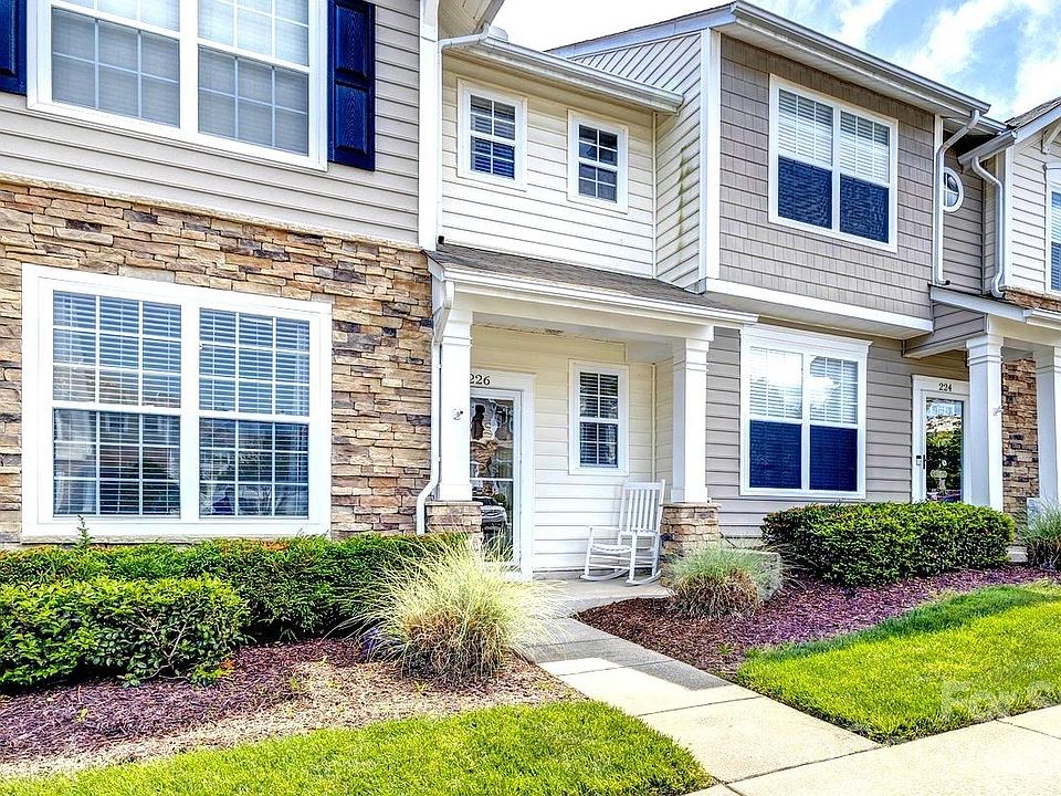 1st image of 226 Dawn Mist Ln