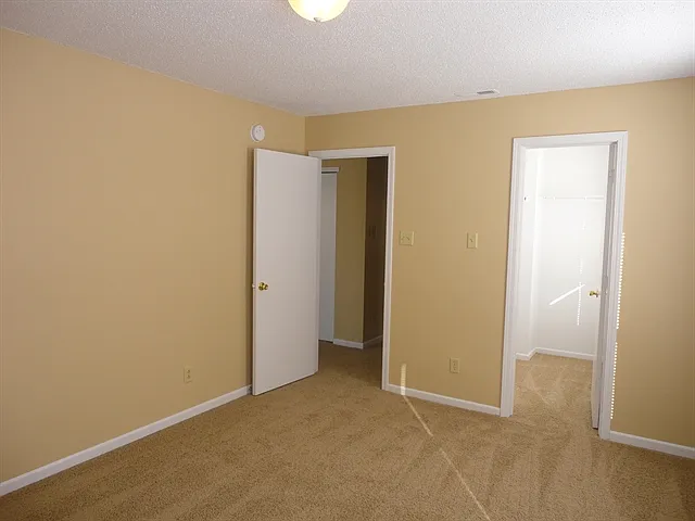 2324 Shadowbrook Dr — Photo 10