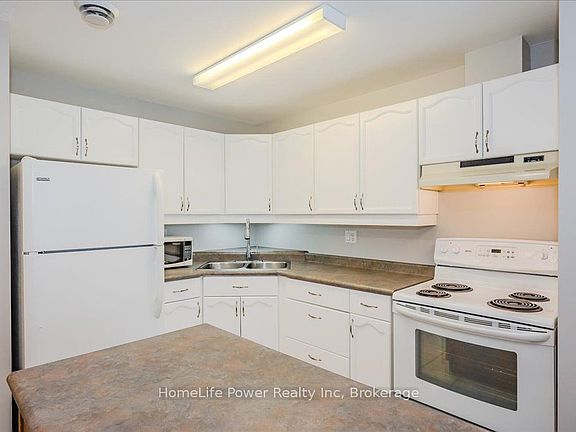 5th image of 685 Woolwich St #307