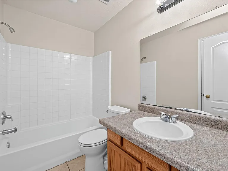 17230 Hollow Sands Ct — Photo 25