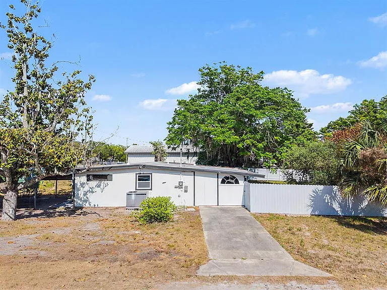 7708 Maryland Ave — Photo 2