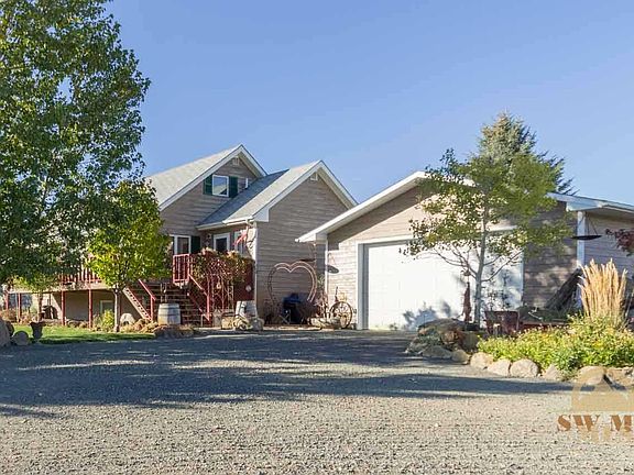 3rd image of 19 Bluebird Ln