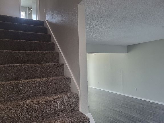 3rd image of 1700-1710 Warren Dr