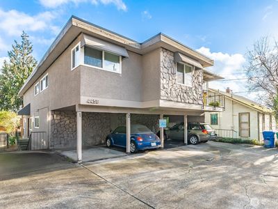 4456 Whitman Avenue N, Seattle, WA, 98103