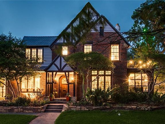2nd image of 1008 N Oak Cliff Blvd