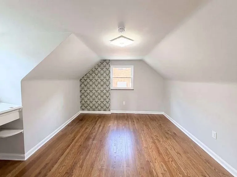 462 Ballyclare Ter — Photo 13