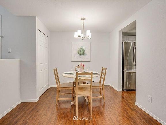 3rd image of 4629 W Lake Sammamish Pkwy SE APT H106