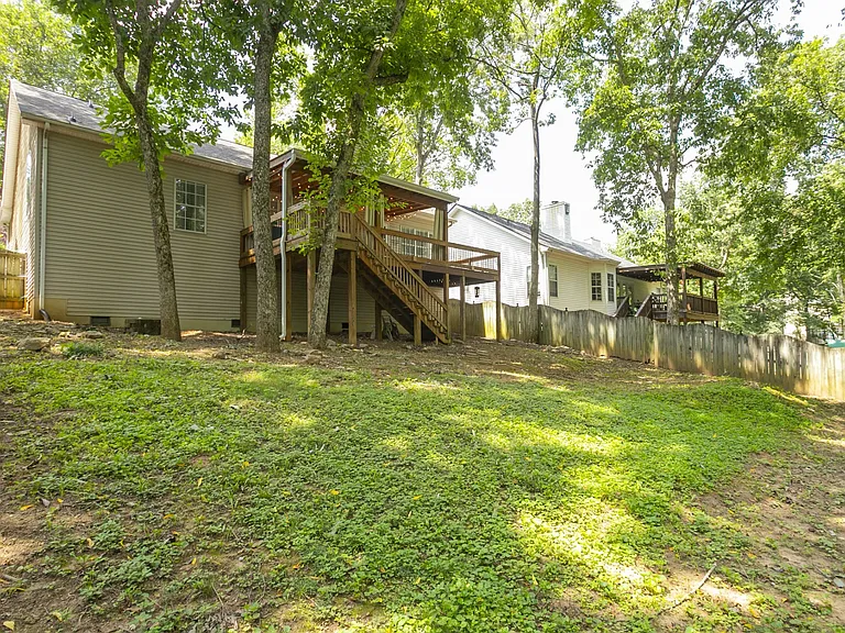 1004 Elmshade Ln — Photo 37