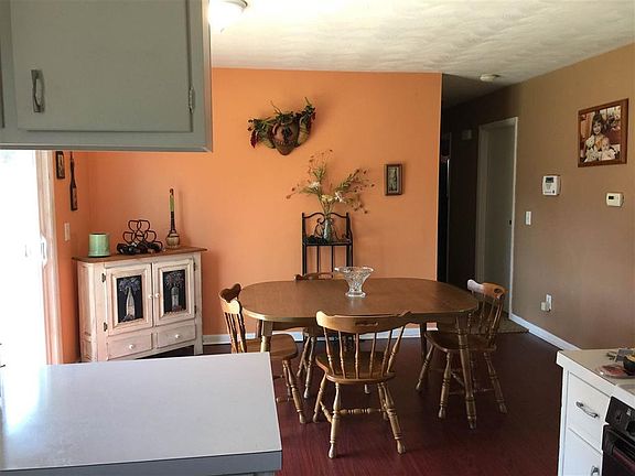 4th image of 605 Ramsey Ln