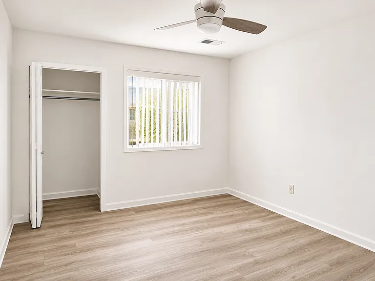Secondary bedroom