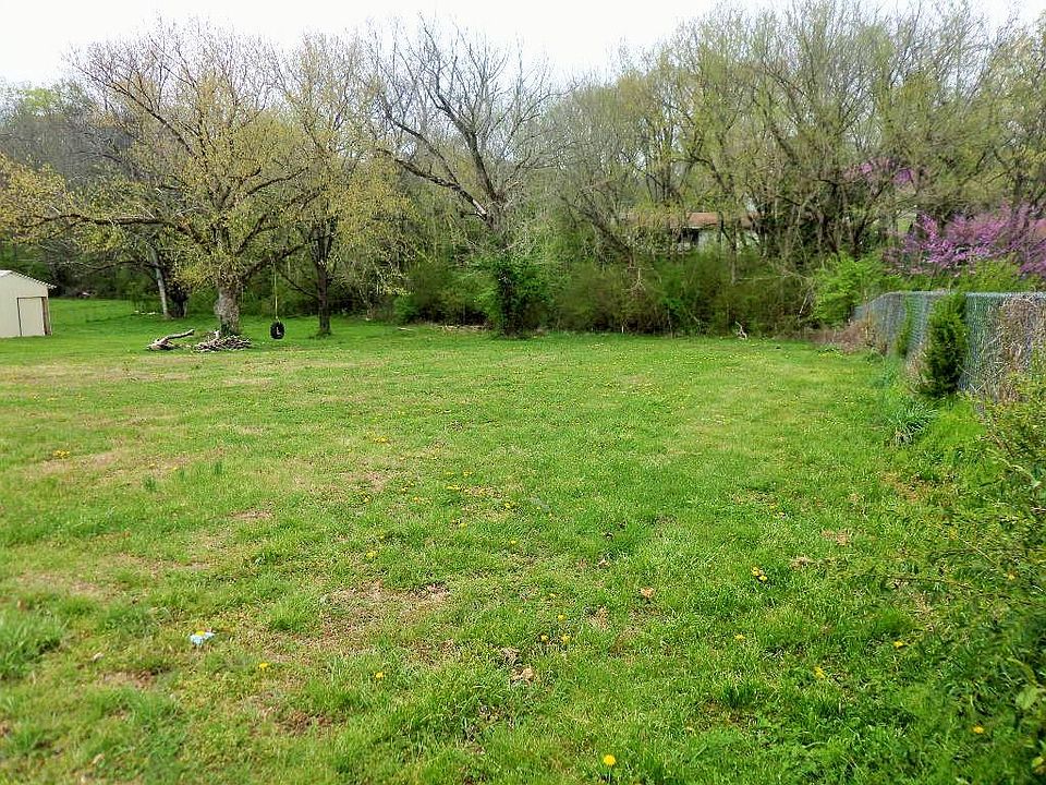 2nd image of 114 Lawton Rd