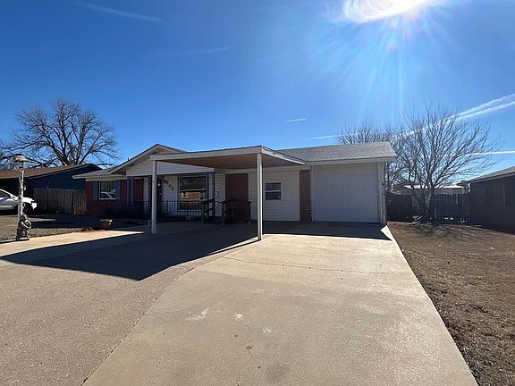 3rd image of 306 Hoover Cir