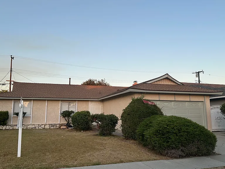 15720 Primrose Ln — Photo 2