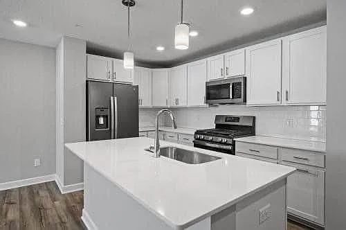 10904 Holly Pl N — Photo 7