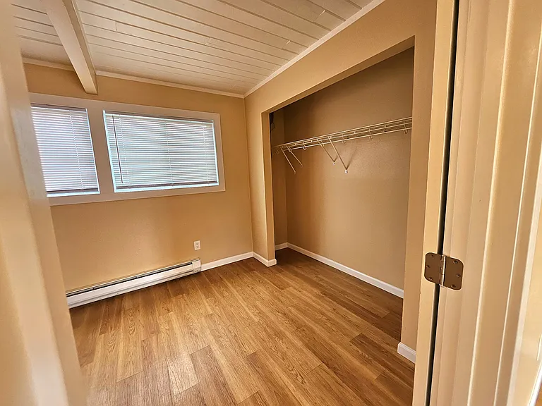 Olympus Apartments — Photo 28