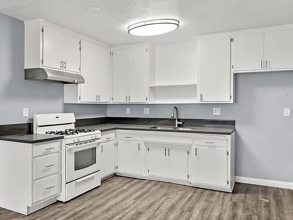 3rd image of 1305 W 19th St