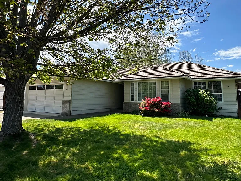 600 Jackson Creek Dr — Photo 2