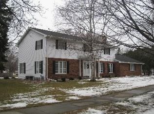 1604 Willard Ter, De Pere, WI 54115