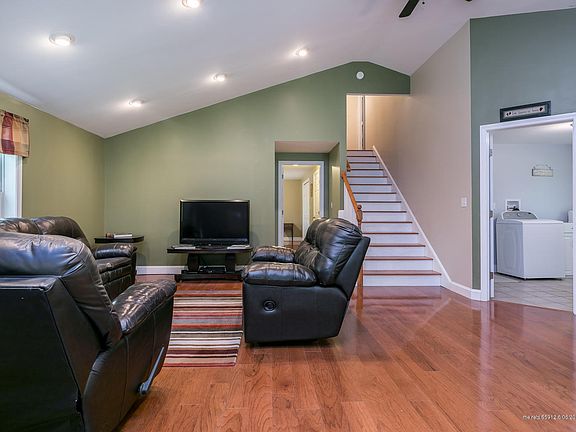 5th image of 22 Fenderson Rd