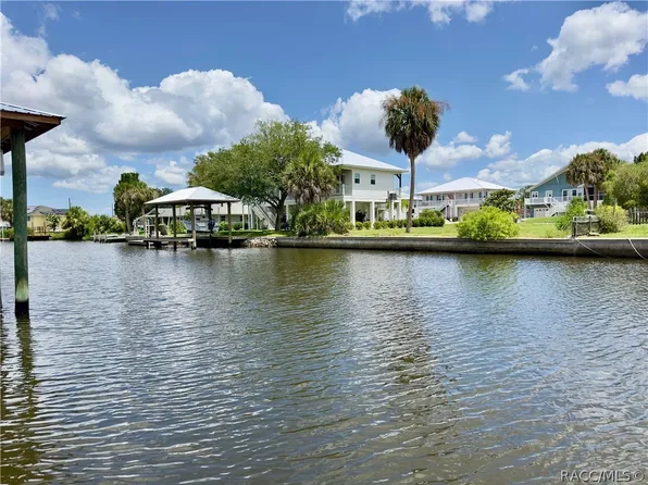 11711 W Sunnybrook Ct, Crystal River, FL 34429