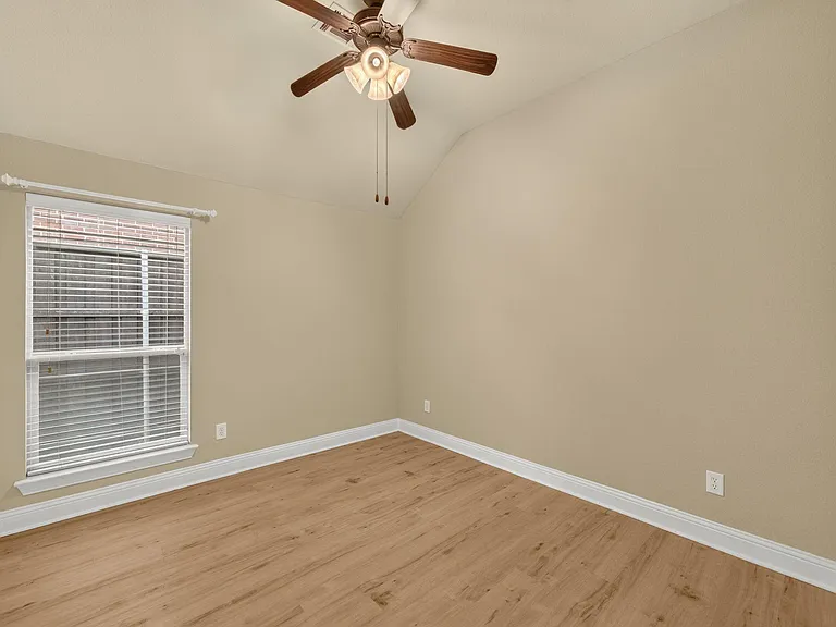 9670 Lance Dr — Photo 17