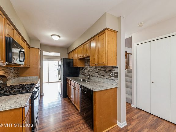 3rd image of 209 Westminster Ct Unit B