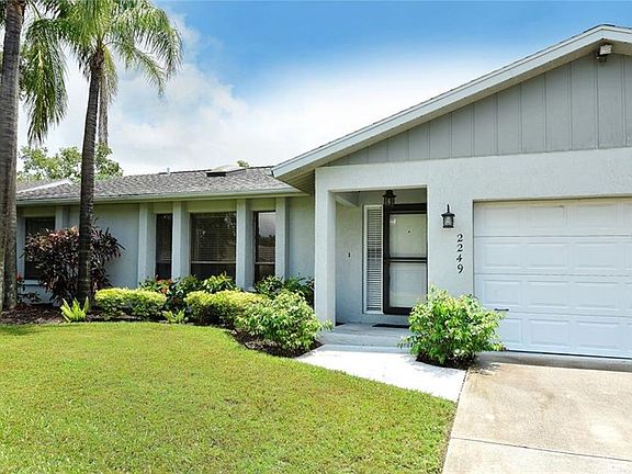3rd image of 2249 Gold Oak Ln