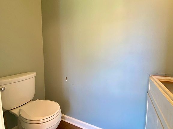 5th image of 166 Stoneheights Dr