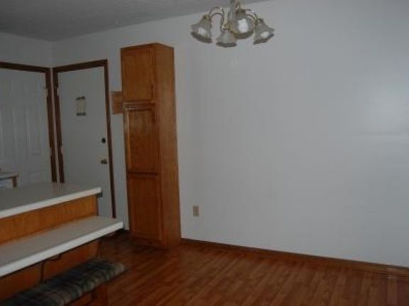 4th image of 102 Nellie Ct