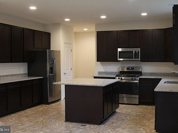 3rd image of 51 Doria Hill Dr