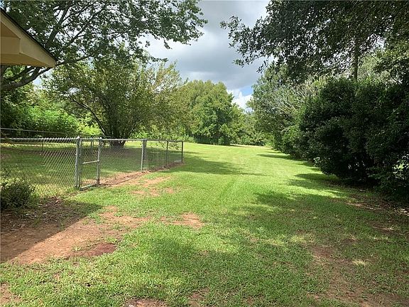 2nd image of 676 Choupique Ln